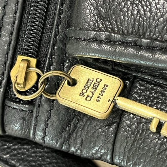 Fossil ‎ Vintage Black Pebbled Leather Hobo Shoulder Crossbody Shoulder Bag - Picture 4 of 10